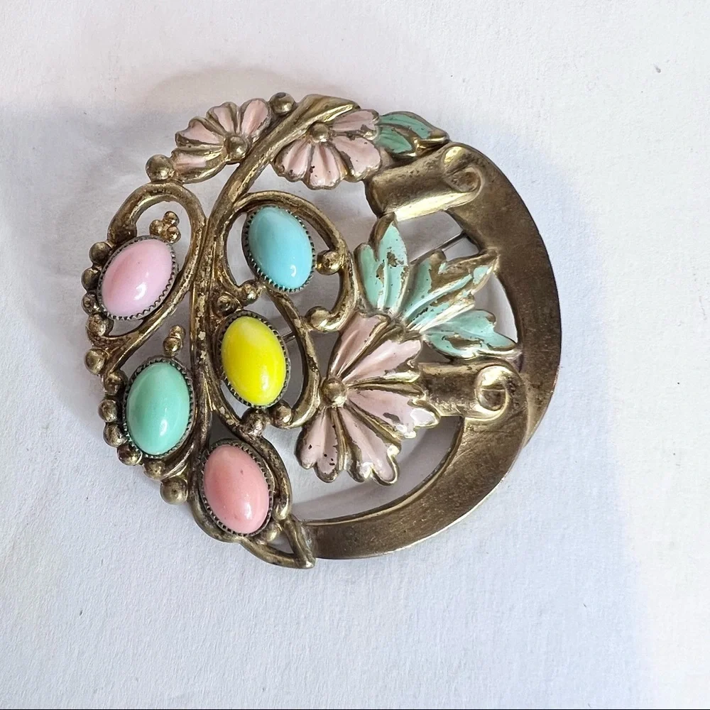 Antique Brooch Awesome Old World Pastel Glass Brass Tone Floral Circle Pin